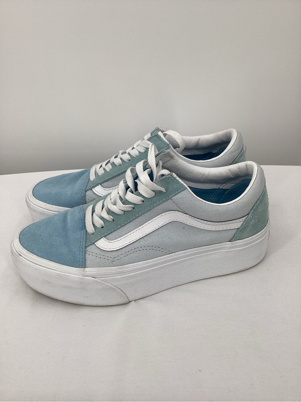 Vans Suede Platform Low-Top Sneakers in Light Blue - Picture 5 of 10
